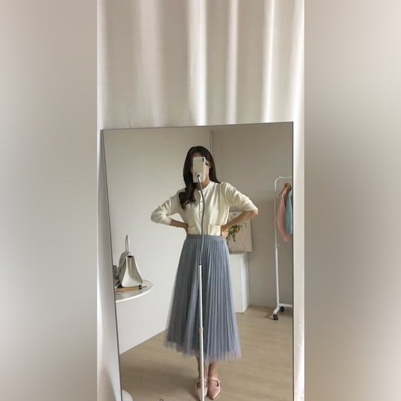 Reversible Velvet & Tulle Pleated Midi Skirt ✨ - Picture 9 of 9